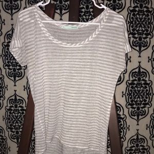 Light material tee shirt